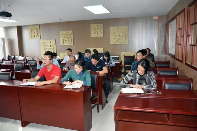 金开球友会手机版党委组织开展学习李保国同志先进事迹活动
