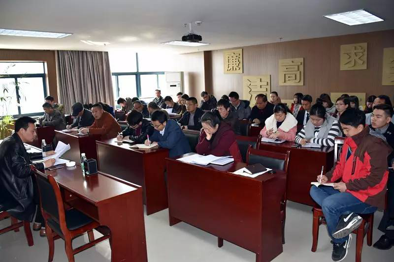 球友会手机版组织学习《2016年1月份区纪律审查情况通报》等文件精神