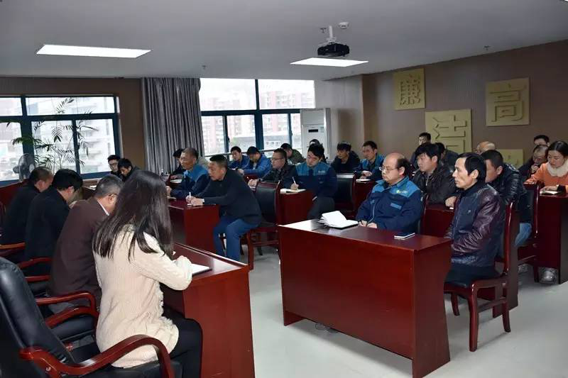 球友会手机版组织学习省纪委“一通报一评论”的通知》等文件精神