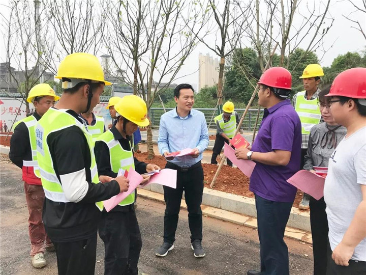 金开球友会手机版纪委深入在建项目开展扫黑除恶专项斗争宣传活动