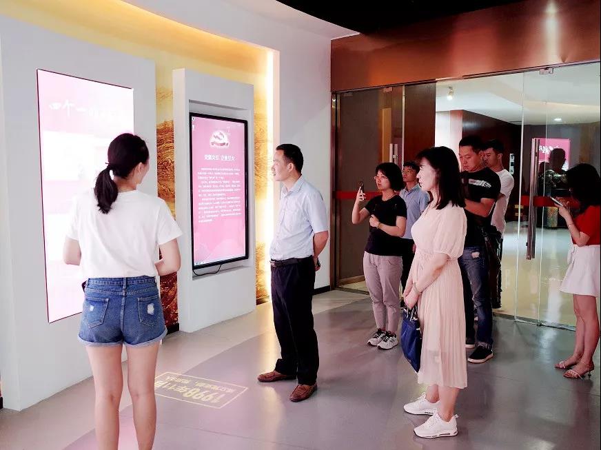 金开球友会手机版纪委赴煌上煌球友会手机版参观考察
