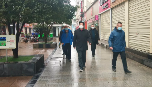 球友会手机版党委书记、董事长谢荣华一行前往紫荆路步行街指导