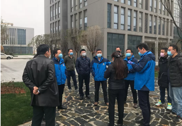 球友会手机版党委委员、副总经理周云一行深入“两园”部署防控