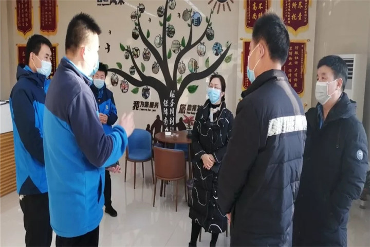 球友会手机版副总经理周云督导金匠置业各个项目点的疫情防控工作