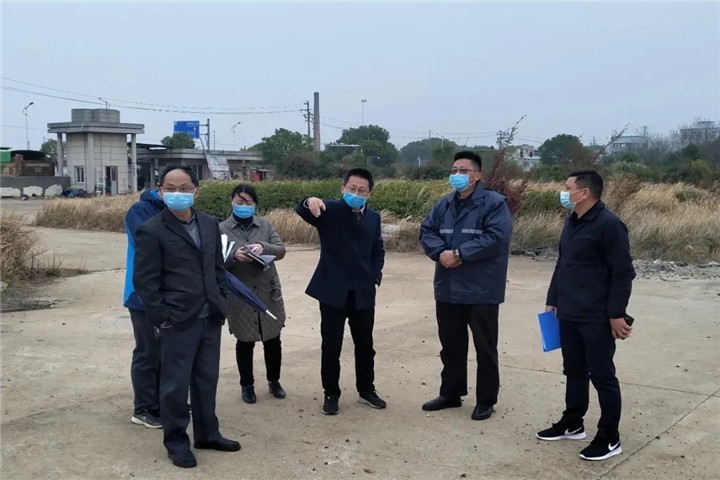 球友会手机版党委副书记、副总经理袁扣华一行深入地产项目现场实