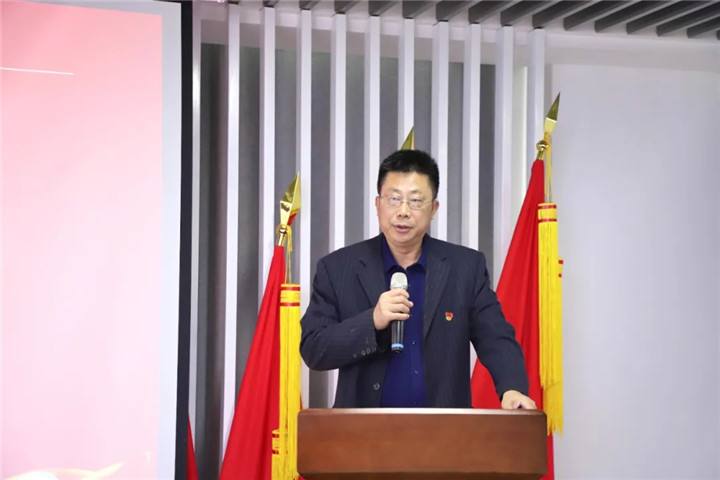 南昌金开球友会手机版团委举行超龄团员离团仪式