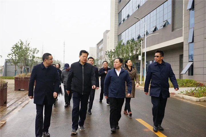 管委会主任于立山调研球友会手机版儒乐湖新城重大重点项目建设