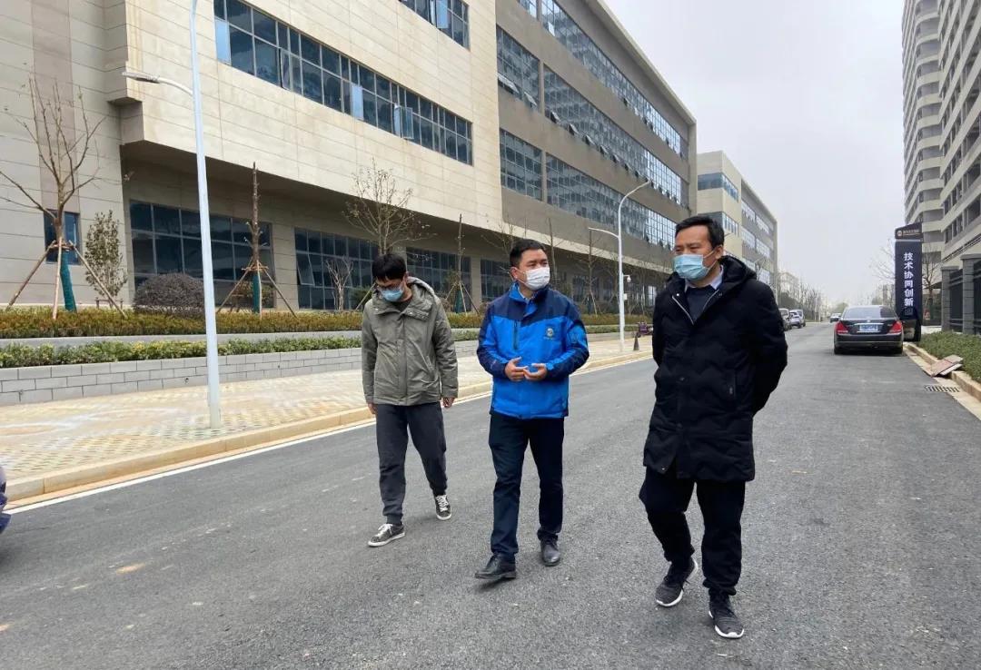 球友会手机版党委委员、纪委书记方义发率队开展疫情防控督导工作