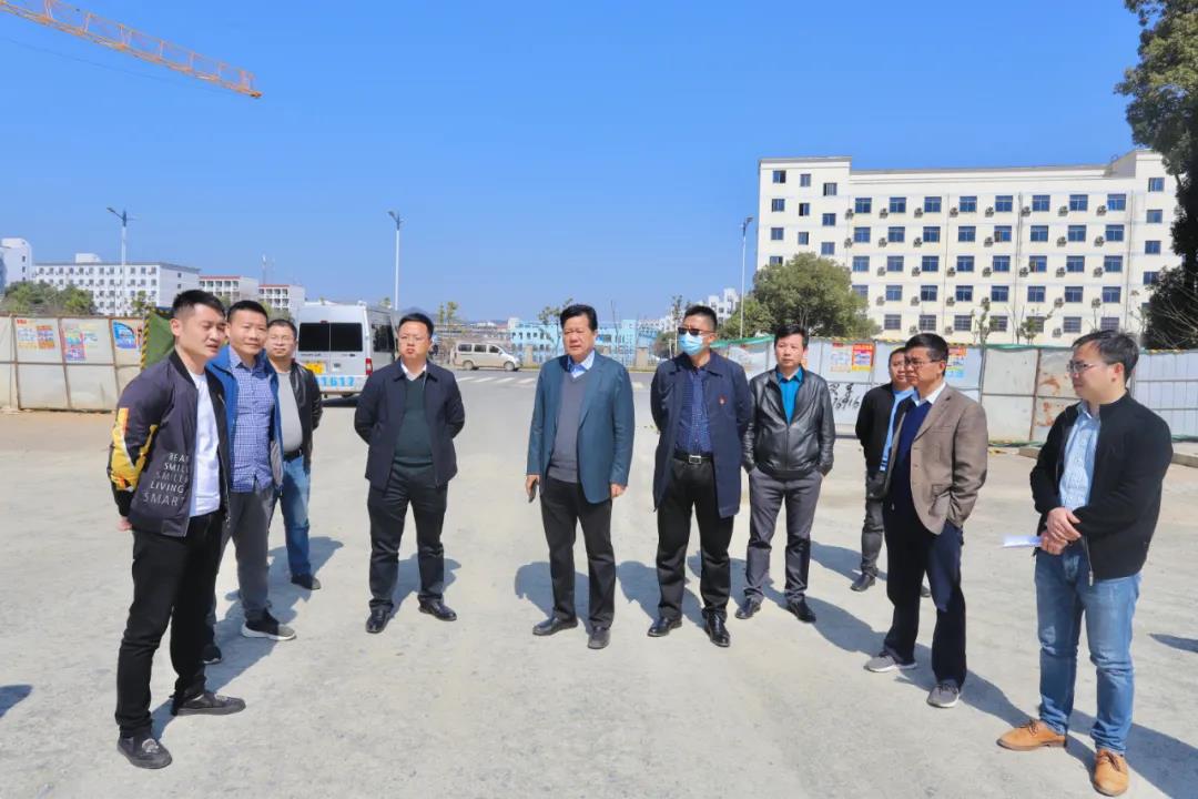 球友会手机版党委书记、董事长谢荣华调研中心城区市政路网项目