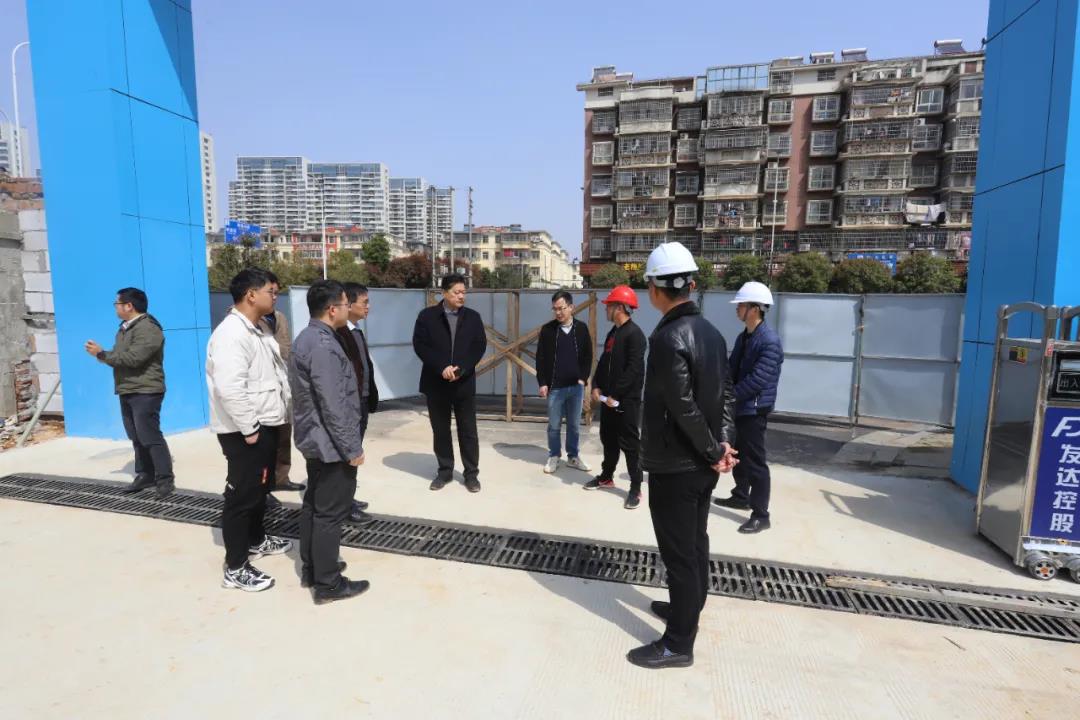 球友会手机版党委书记、董事长谢荣华调度球友会手机版重大重点建设项目