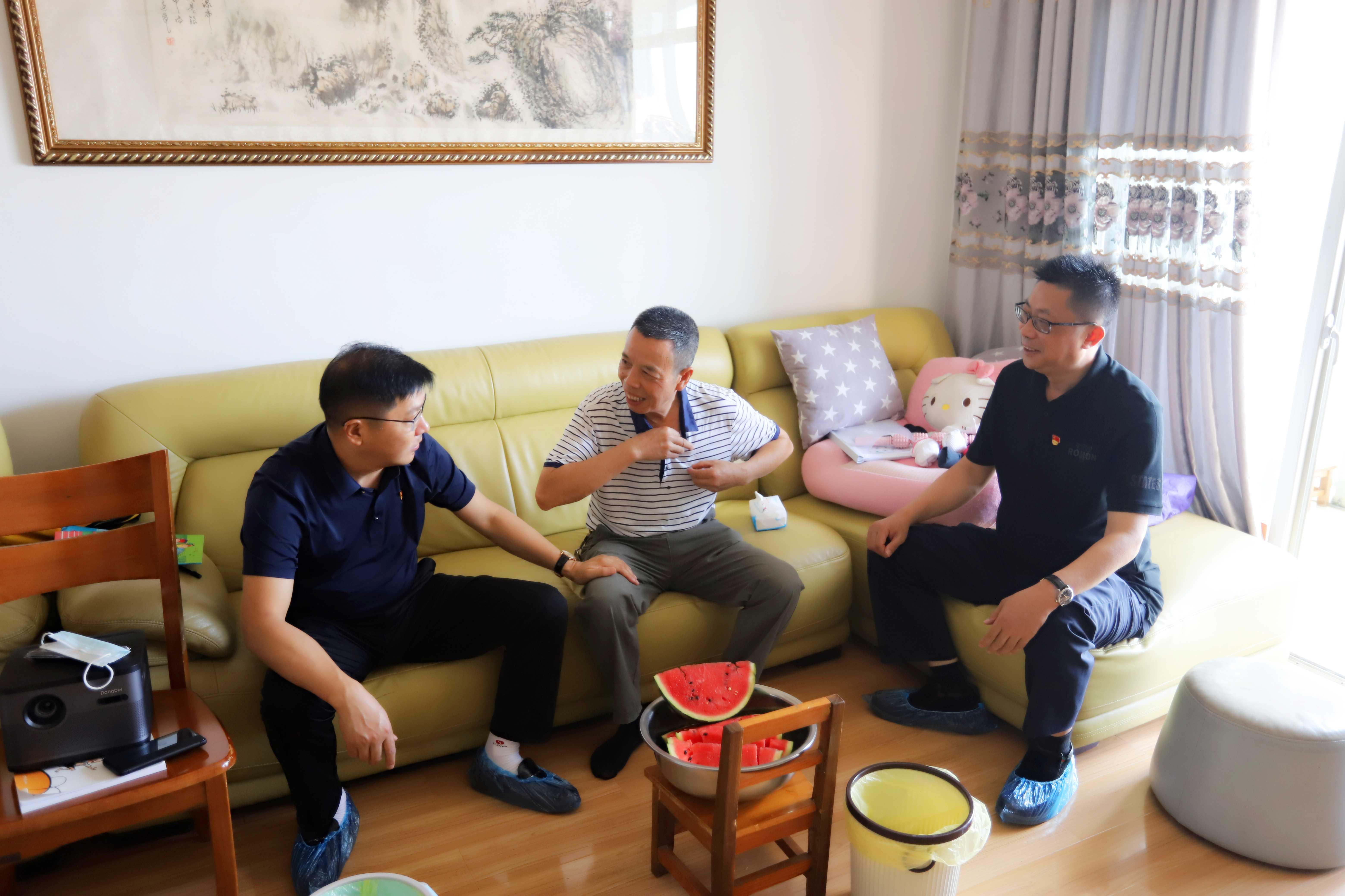 金开球友会手机版党委开展“七一”走访慰问活动