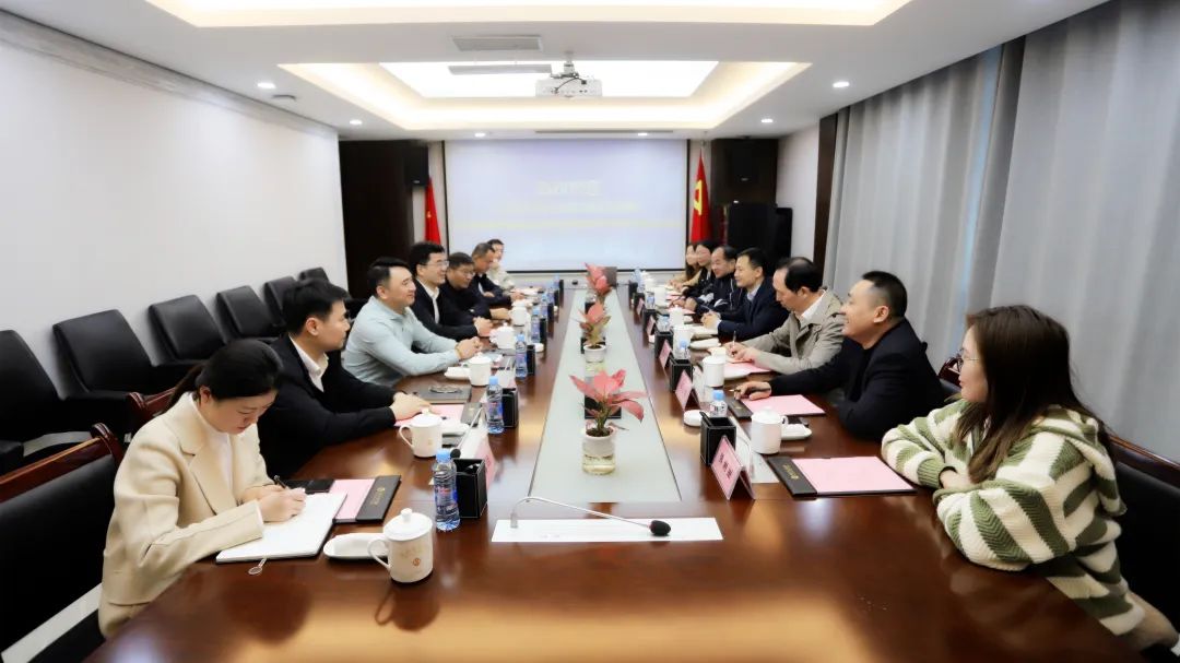 农业发展银行莅临金开球友会手机版考察调研
