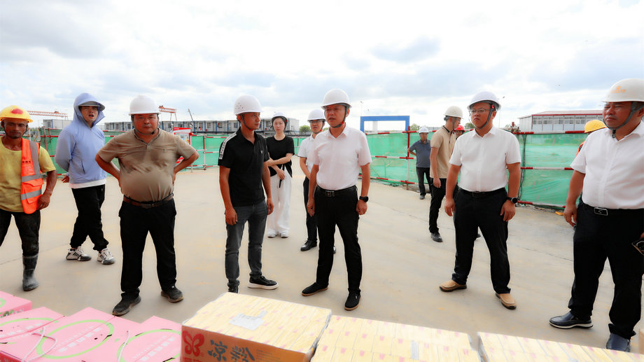 球友会手机版党委开展“情系一线、致敬坚守者”夏日送清凉慰问活